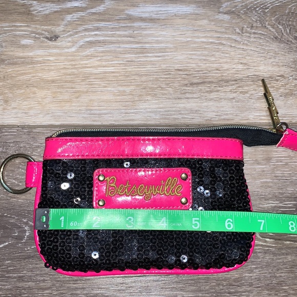 Rare Betsy Johnson Pink and Black Sequins Coin Purse - Picture 2 of 6